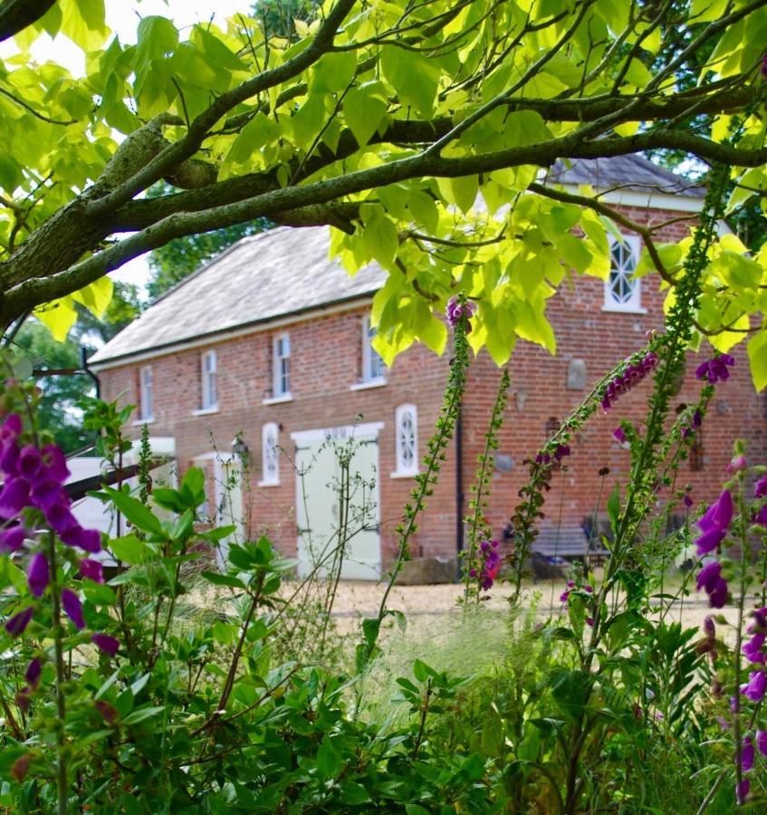 The Georgian Coach House:New Forest With Hot Tub Fordingbridge Esterno foto