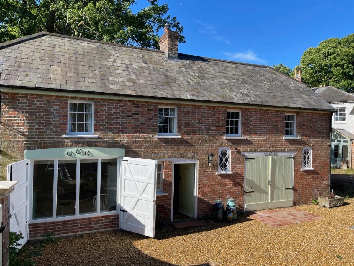 The Georgian Coach House:New Forest With Hot Tub Fordingbridge Esterno foto